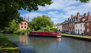 Booking, Location and Prices. Newbury canal